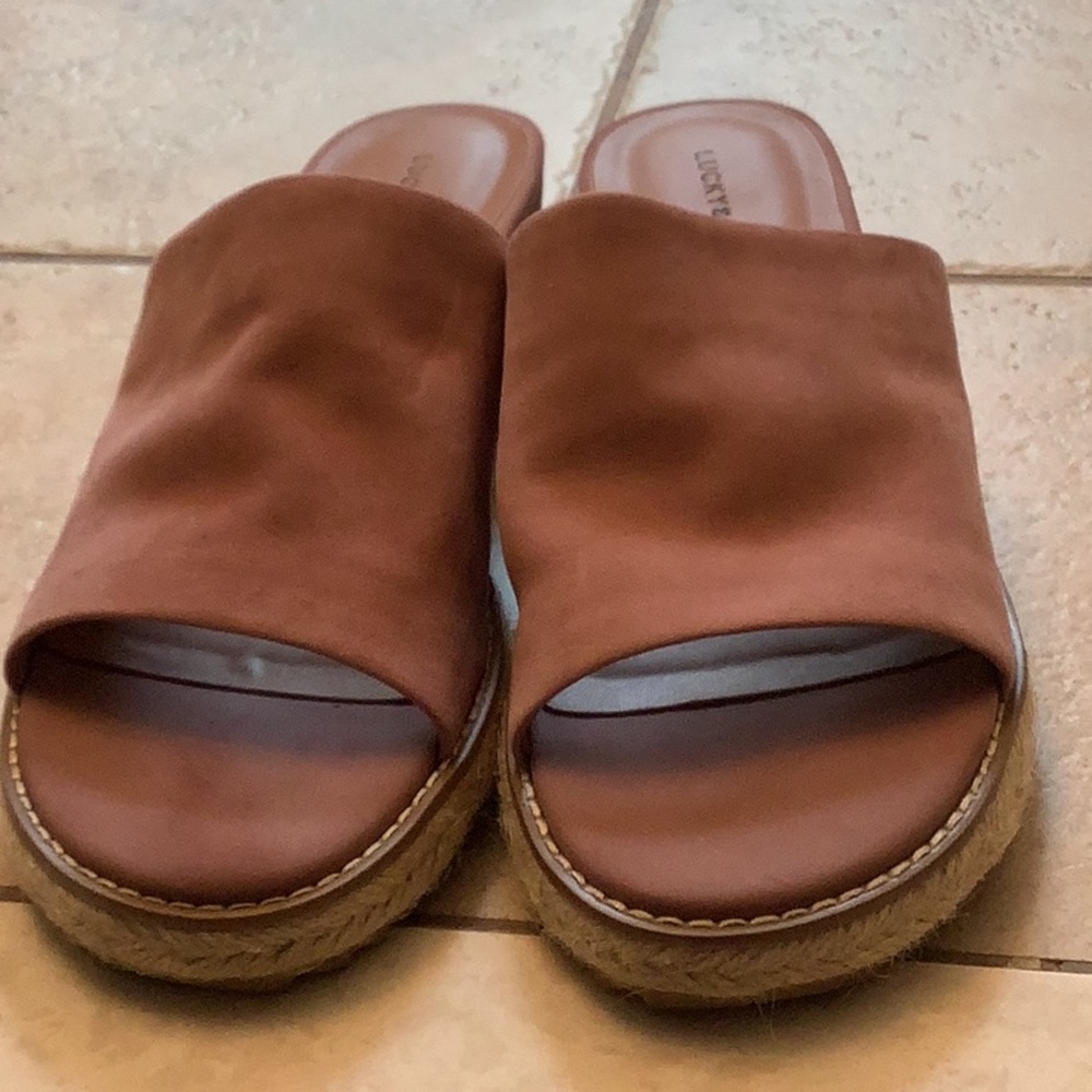 Lucky Brand dusty rose suede slip on sandal